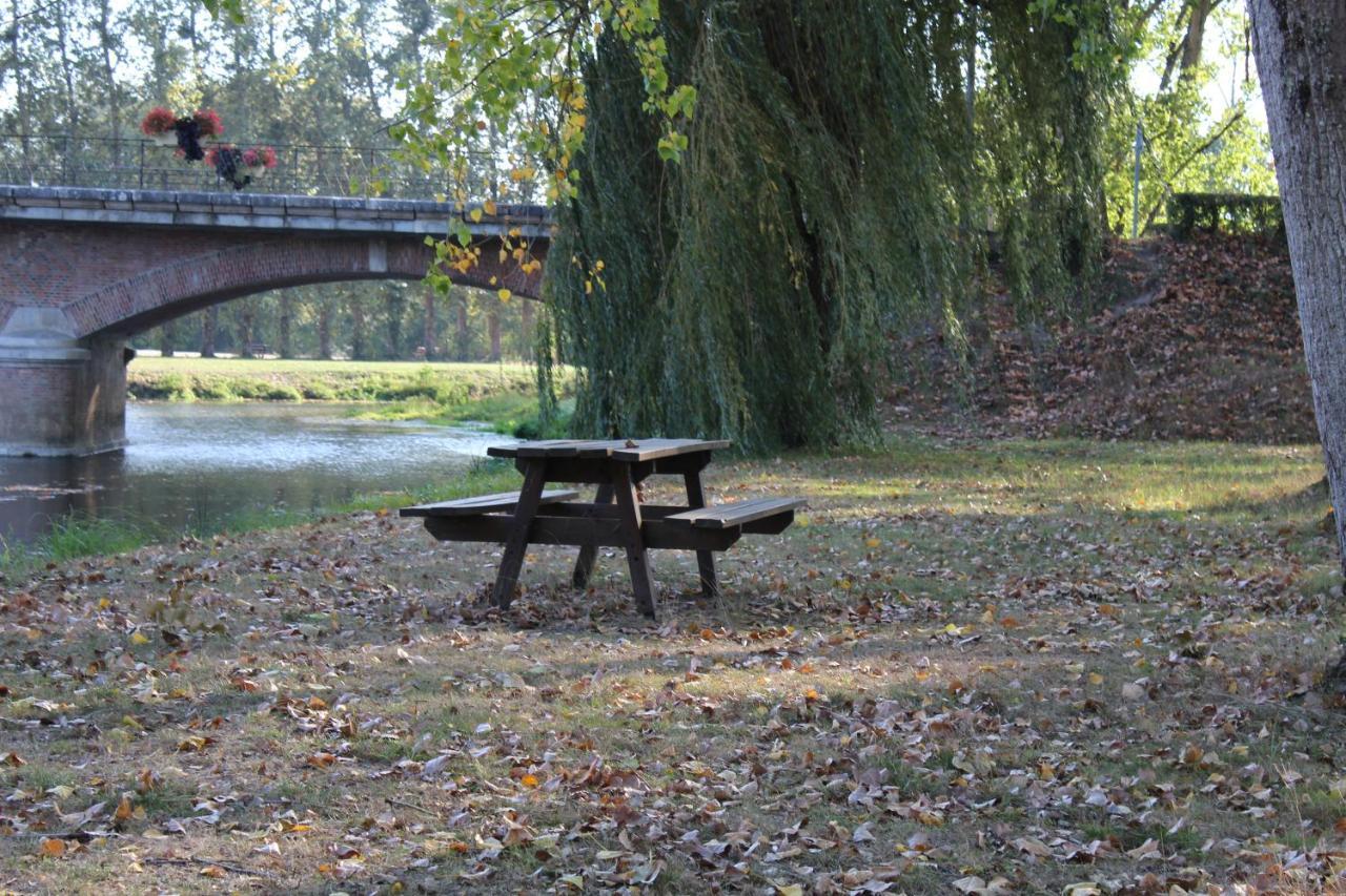 Brinon-sur-Sauldre Chez Santiaヴィラ エクステリア 写真